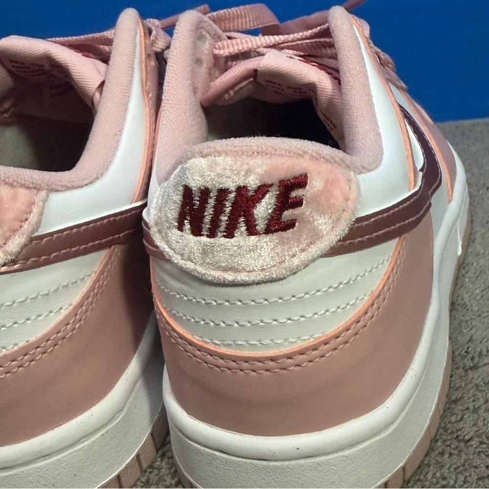 Nike dunk gs
Velvet pink 
Brand new - Picture 4 of 11